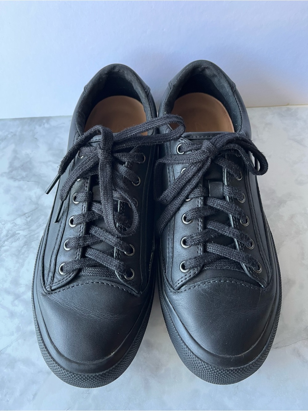 Clarks Women's Black Leather Lace-Up Sneakers